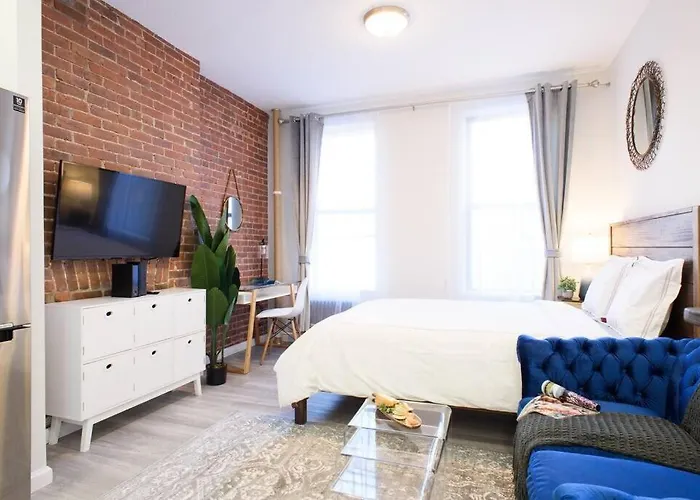 240-5 New Prime Location Studio W&D In Unit